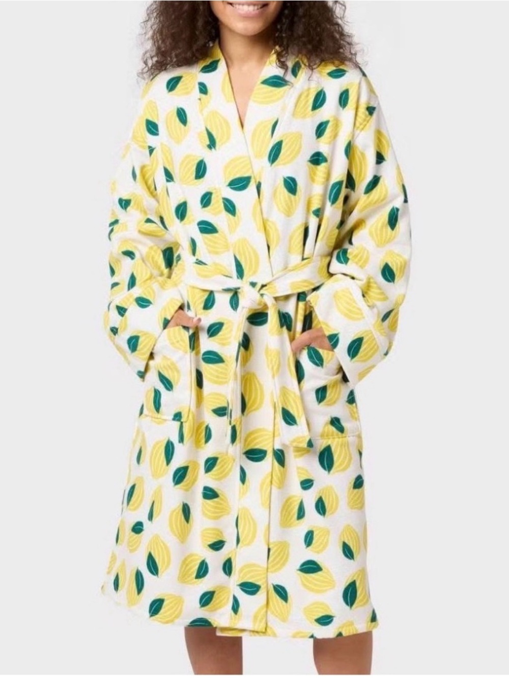 Womens’ Room Essentials Lemon Print Cotton Bath Robe - Small/Medium
New with Tag